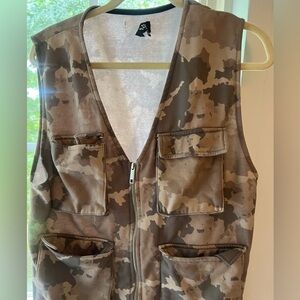 Boohoo Man Camo Design vest